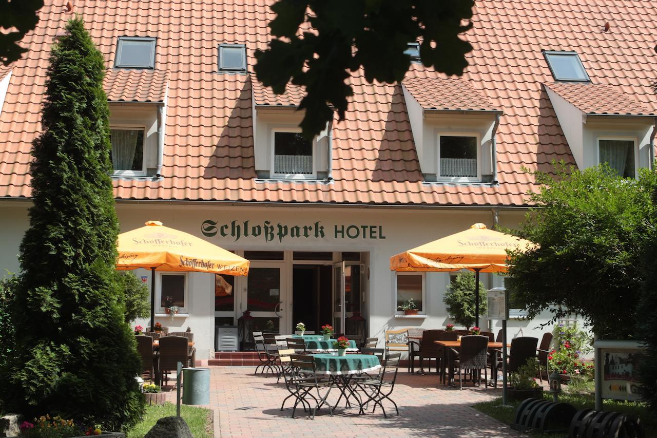 Schlossparkhotel Sallgast Exterior photo